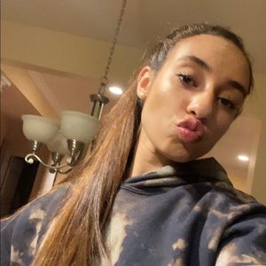 Meet your Posher, Rina